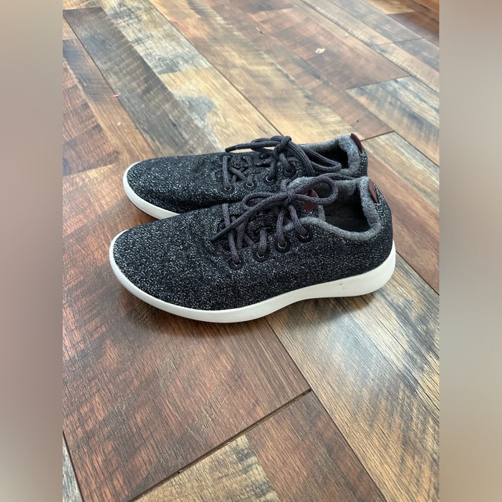 allbirds Women’s Dark Gray Running Sneakers with White Sole